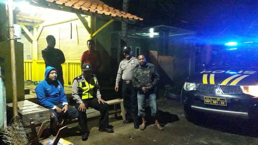 Cegah Gangguan Kamtibmas Polsek Majenang Cilacap Rutin Patroli Wilayah tribratanews.jateng.polri.go.id/2019/03/11/ceg…