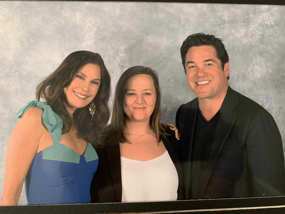 Laurel84's tweet photo. #LiverpoolComicCon what an amazing weekend this was, got to meet @HatchingChange and @RealDeanCain from one of my all time favourite TV shows. What an honour and pleasure it was, hopefully will get my photo signed next time 💜 💜 https://t.co/rU3NNjy1po
