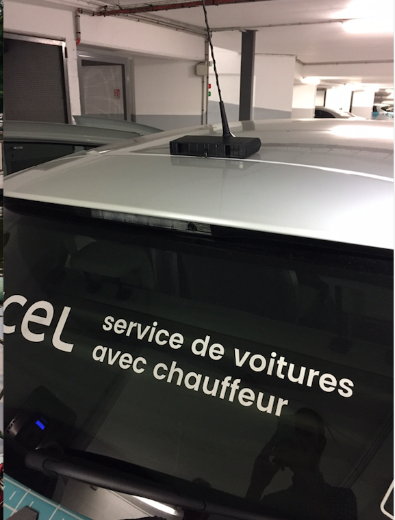 MarcelVTC's tweet photo. #MarcelFact Avez-vous déjà vu ces drôles de boîtiers sur un véhicule e•co de @MarcelVTC ? Ces capteurs #Pollutrack permettent de mesurer à l'échelle d'une rue en temps réel la #qualitedelair à @paris. https://t.co/76u75afkQQ