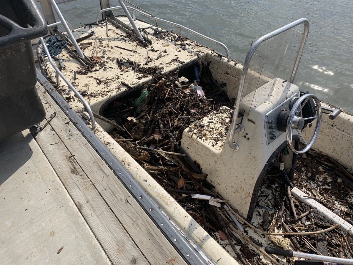 SWBID's tweet photo. Time for some spring cleaning! Our ambassadors and community partners have been hard at work cleaning up the channel so that everything is ship-shape for the warmer weather! https://t.co/uYEv5K95xn