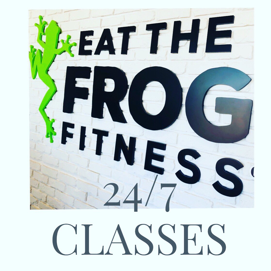 EAhwatukee's tweet photo. ✅Busy Schedule?
✅Need Guidance on what to do at the gym?
✅Customization? 

🐸We have you covered, 24/7 access with classes running every hour! Both coach lead and virtual. Come check out the 🐸 way for free today!  DM for details or call 480-306-7221.
#fitness #fit #motivation https://t.co/LzTx8MAjnr