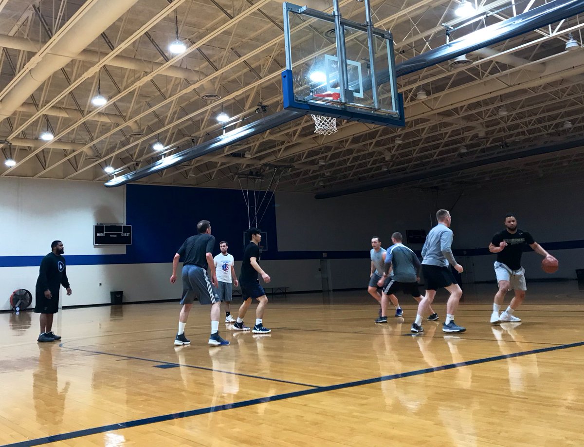 drake_nba's tweet photo. March Madness in full effect... https://t.co/QD0EA87IVW