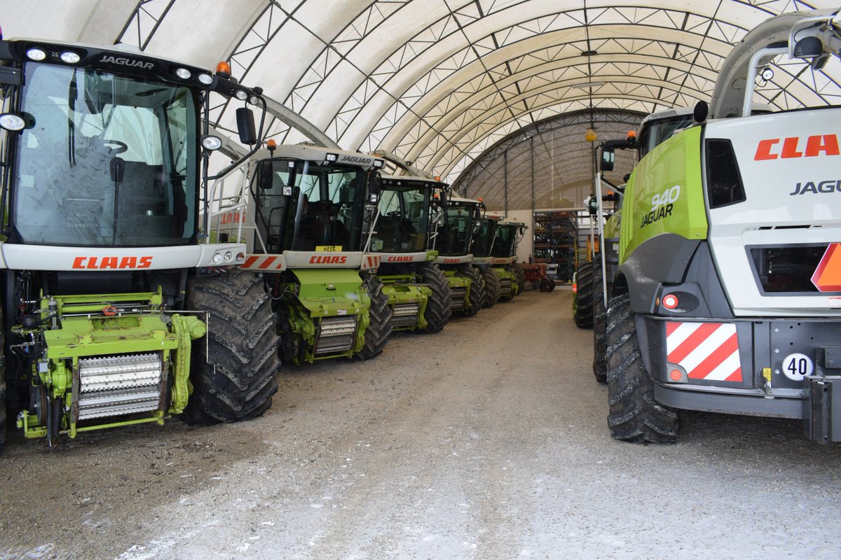 SunovaImplement's tweet photo. Working though our winter maintenance program. Shop and dome are full of choppers. #Claas #choppers https://t.co/vqfnUtCFw4