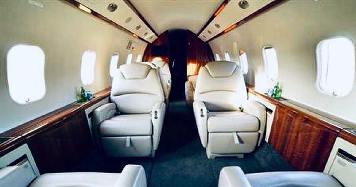 flying7air's tweet photo. ✈️ Challenger 300 ( 9 seats ) ✈️ 12/03/2019 | Moscow Vnukovo To Chambery |  15 500€  #emptyleg #challenger300 #bombardier #moscow #chambery #moscou #privatejet #Jet #rental #nice #paris #cannes #monaco #nice #london #geneva #marrakech #doha #dubai #newyork #hamptons https://t.co/NcehMbrPQ1