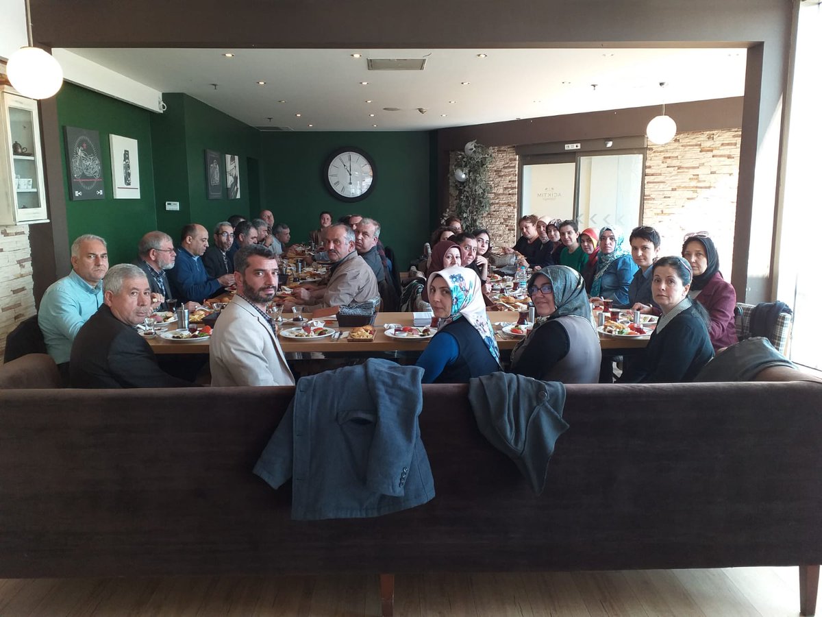 Akertuğrulgazi mahallesi olarak sandık bazlı çalışmalarımızı mahalle başkanlarımız önderliğinde yaptık . @Ak parti ile yarınlarınız emin ellerde. <a href="/ak/">Akshay</a>tepebasiertug