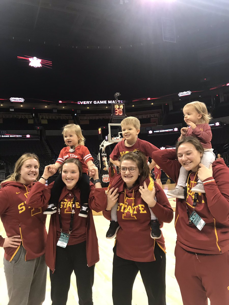 LyndseyFennelly's tweet image. The @isuwbbmanagers with the coach kid assist. Love all they do for the program and entertaining the kids! #IowaStateWay