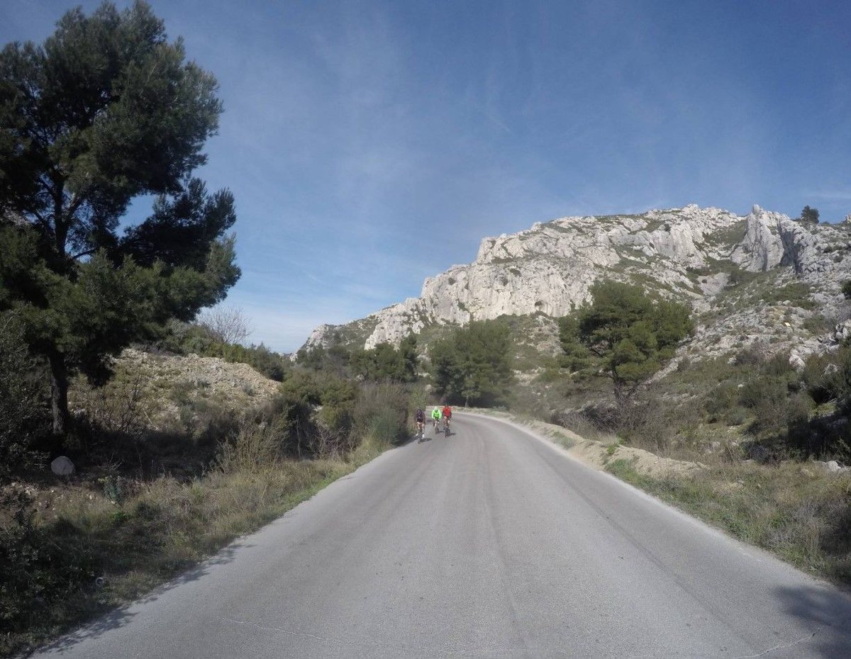 tatehindle's tweet photo. #TateHindle’s #MarseilletoCannes #CycleToMIPIM is packing it all in: from taking in Le Corbusier’s Unité d'habitation to navigating streets of Marseille, negotiating steep climbs & exhilarating descents, glorious sunshine & ferocious winds – a ride to remember #MIPIM2019 https://t.co/N5nEhowMEr