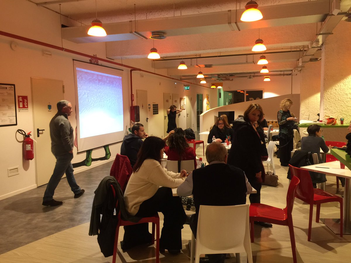 noasevilla's tweet image. Sta per iniziare una serata all’insegna della creatività e del colore! Stasera fantastica ospite di #agiletalks @MindMappingLady che ci parlerà delle mappe mentali 
@omixxam 🌈