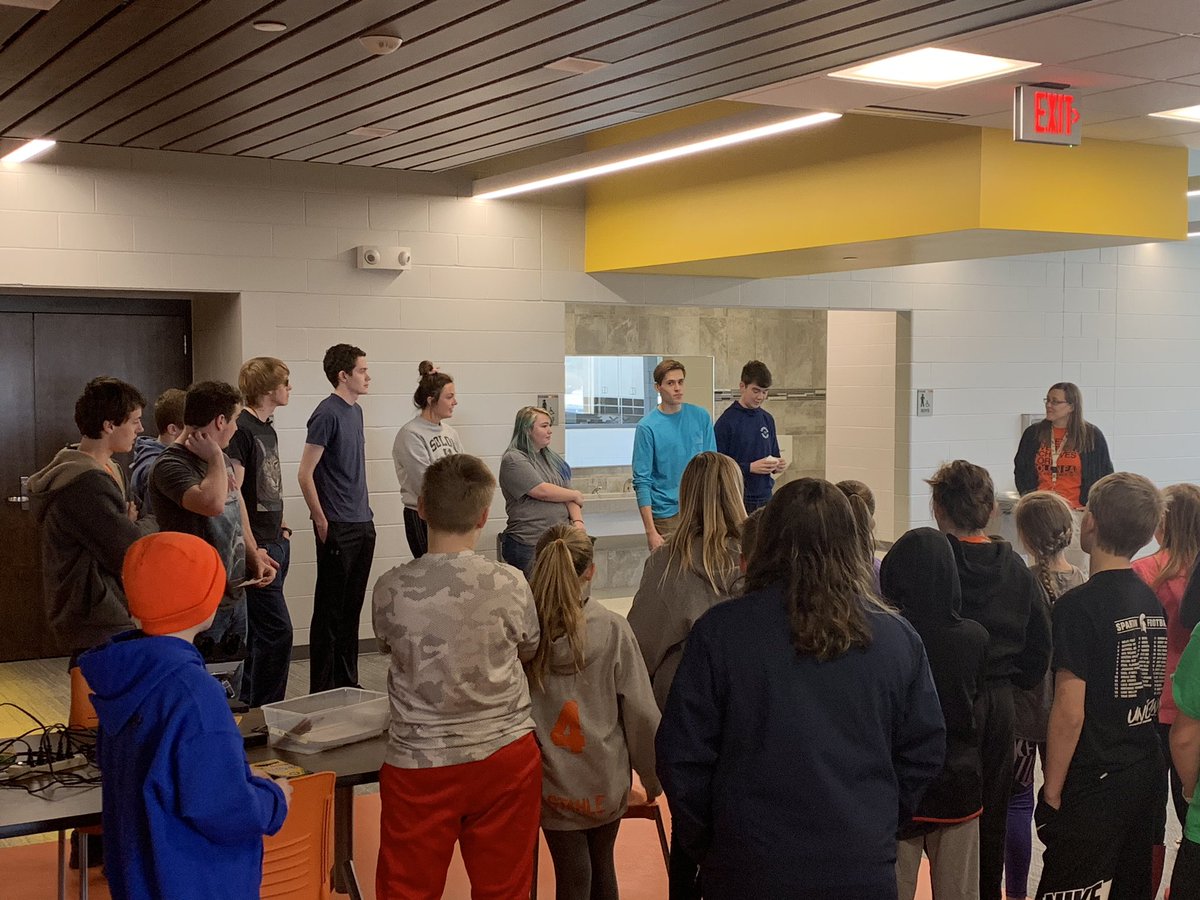 KateGordon83's tweet image. Fun to have SHS microbiology here this week to share learning with our fifth graders.