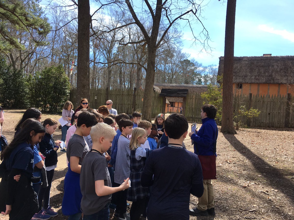 Crichsv's tweet photo. Preparing to enter James Fort - year 1607 #rstories19 @randolphschool @williamsburg4th #wmsbg4 https://t.co/FNEtwUdCDE