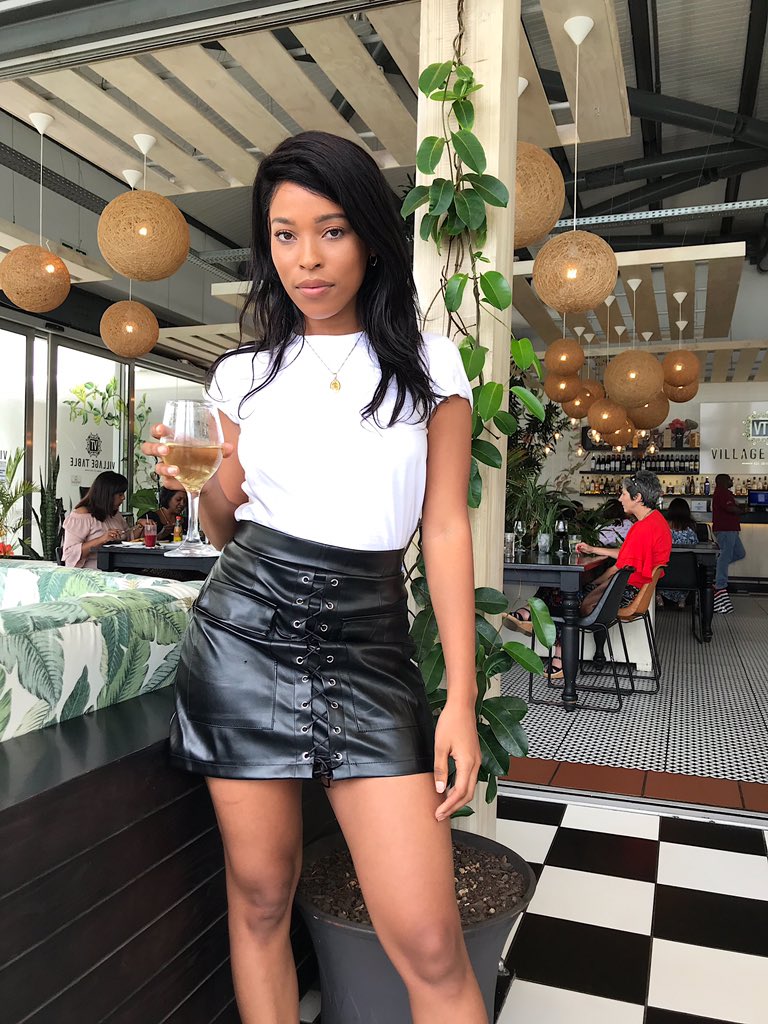 SheSouthAfrica's tweet photo. Meet @itsmythimthim, a trainer 
(sport management degree) &amp; sport massage therapist (graduating soon). She's motivated by her progress from when she started working out and she keep going for her goals

femnine.fitness@gmail.com is her business email for fitness programs. https://t.co/05jNXC9ZGi