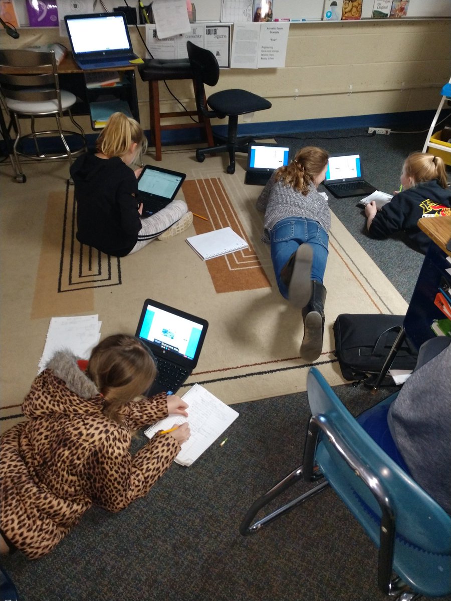 MrsDeAngelo02's tweet photo. Doing some important research to learn more about our topics #revolutionarywar #GSDpride #socialstudiesrocks #5thgrade https://t.co/YbfXKJuqZ6