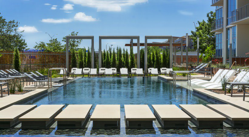 Live at The Katy and enjoy the resort-inspired pool deck year-round thanks to our firepits, heaters, and two large hot tubs.

#TheKatyDallas #Dallas 
thekatydallas.com