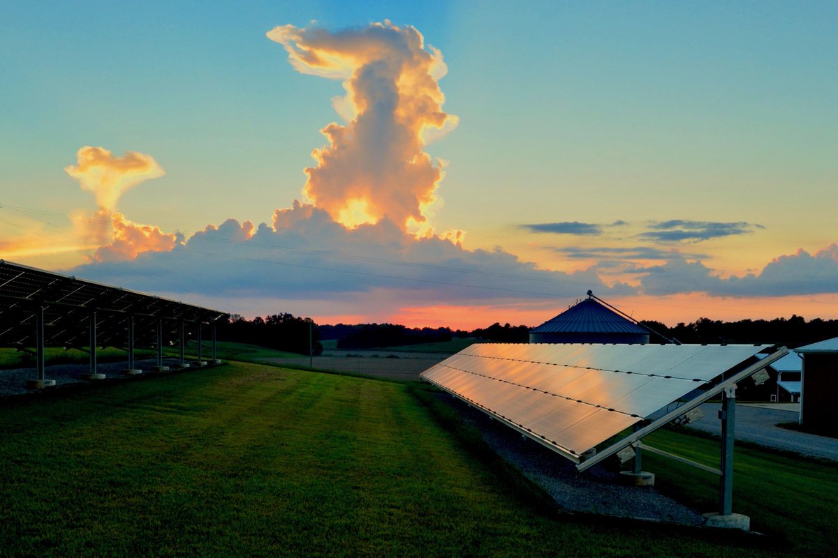 SolarKentucky's tweet image. Just 4 more working days in the session! (Tue,Wed,Thur + 3/28) In addition to your daily call to all members of the house to not recede on SB100, can you take a couple of minutes to send an email thanking the folks who have been on our side? bit.ly/2TKLBM0 #solarworksKY