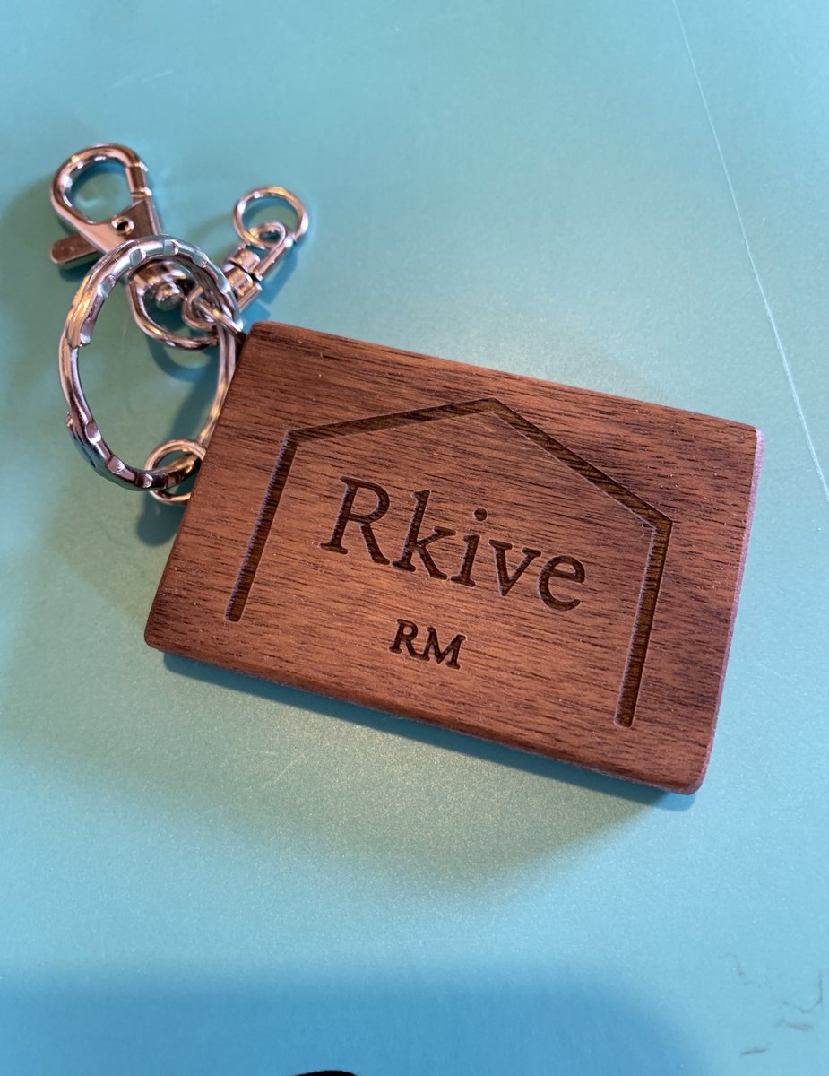 serendipitousll's tweet photo. A while ago user @/JL_Kdiamond was able to get in touch with the maker of RMs “Rkive” studio sign. I was able to purchase some and I’ve decided to give away the two. 

Rules: 
•Two winners! 
•Must Follow &amp; Retweet
•Ends: 3/28
•Open internationally ! 

#Giveaway
#BTSGIVEAWAY https://t.co/YCP0a2bpdt