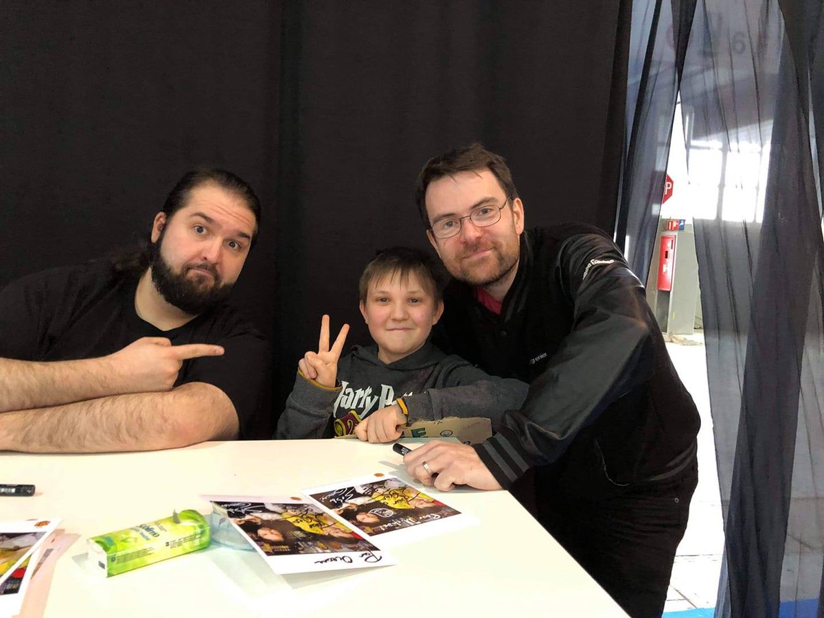 _bryan_west's tweet photo. @Frederic_Molas j'voulais te dire merci pour ta compréhension à la Made In Asia. Tu as rendu un petit gars heureux, comme chaque année quand il vient te voir :) même après la séance de dédicace finie tu l'as vu avec sa pancarte et l'a laissé passé! https://t.co/nGoMzQWFb9