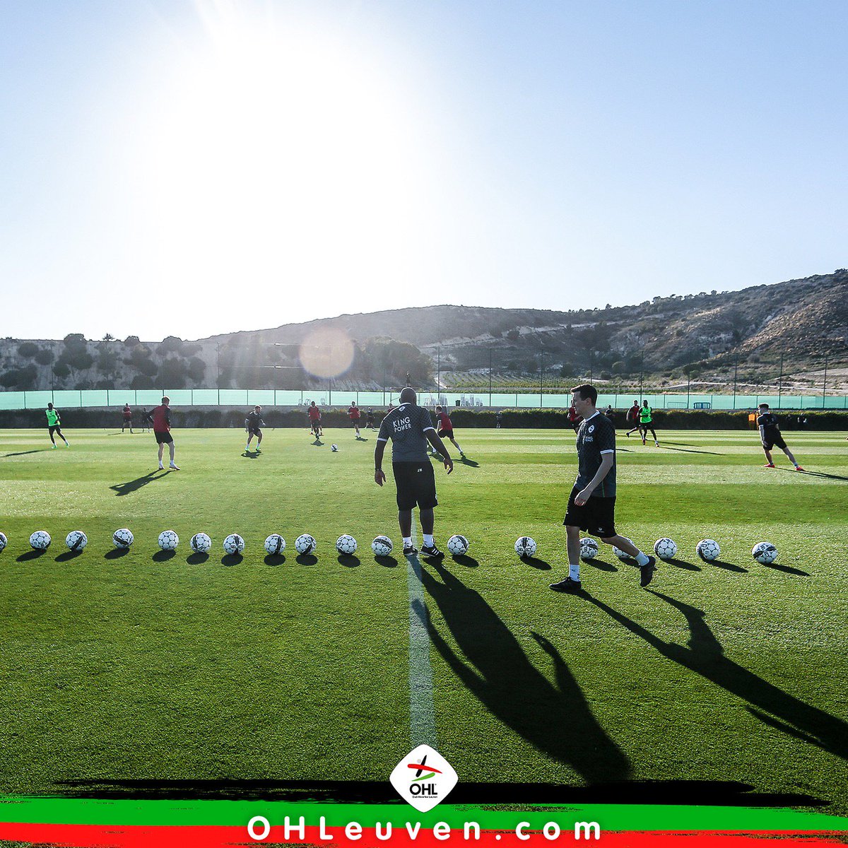 OHLeuven's tweet photo. Vandaag werkten de spelers hun eerste training af. Morgen belooft het nog wat pittiger te worden. Dan staan er twee trainingen op het programma π₯π₯
Lees hier meer over de eerste training: https://t.co/K0vevxHGO8
#stagealgorfa https://t.co/4Qa5lCrKBj