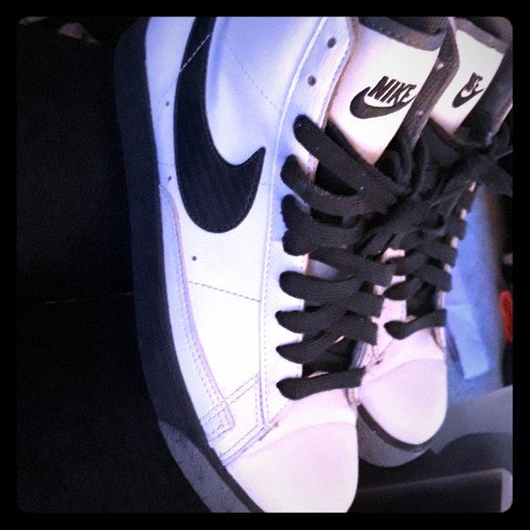 LisaCollins333's tweet photo. So good I had to share! Check out all the items I'm loving on @Poshmarkapp #poshmark #fashion #style #shopmycloset #nike #wetseal #shein: https://t.co/WkBvHp6wdD https://t.co/b4Lqy16c9H