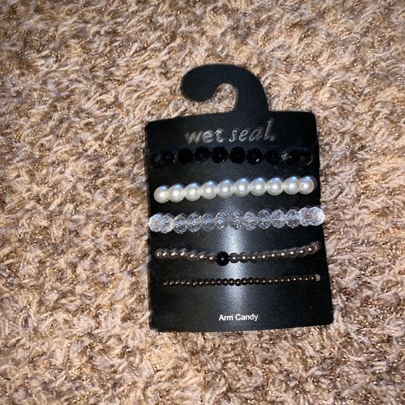 LisaCollins333's tweet photo. So good I had to share! Check out all the items I'm loving on @Poshmarkapp #poshmark #fashion #style #shopmycloset #nike #wetseal #shein: https://t.co/WkBvHp6wdD https://t.co/b4Lqy16c9H