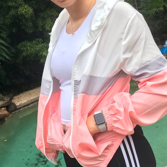 LisaCollins333's tweet photo. So good I had to share! Check out all the items I'm loving on @Poshmarkapp #poshmark #fashion #style #shopmycloset #nike #wetseal #shein: https://t.co/WkBvHp6wdD https://t.co/b4Lqy16c9H