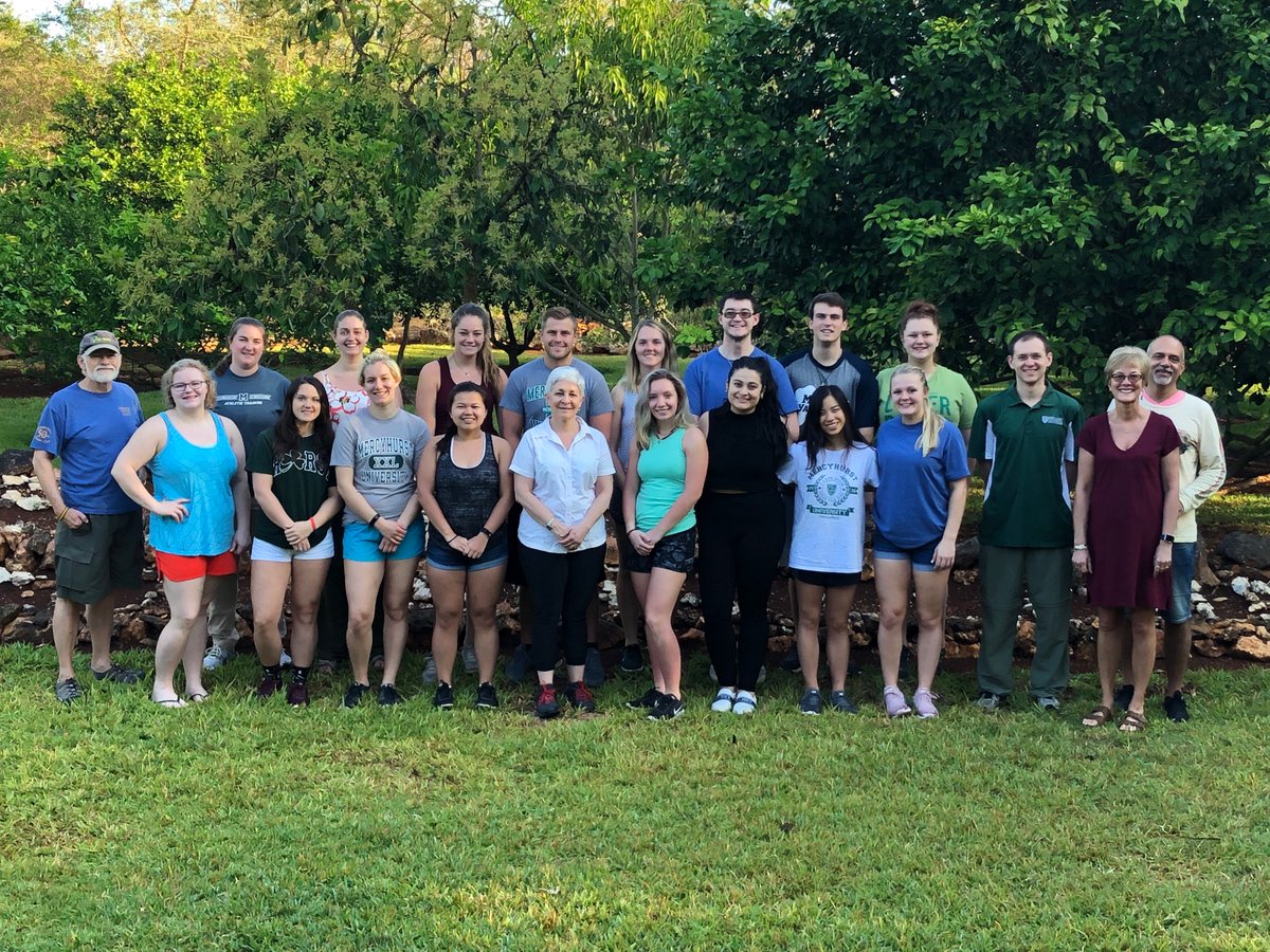 MercyhurstU's tweet photo. Shout-out to our students who recently participated in our Alternative Spring Break Trips to Detroit, Birmingham, & Mexico! #AmbassadorsofService βοΈ https://t.co/DWngXbEPz8