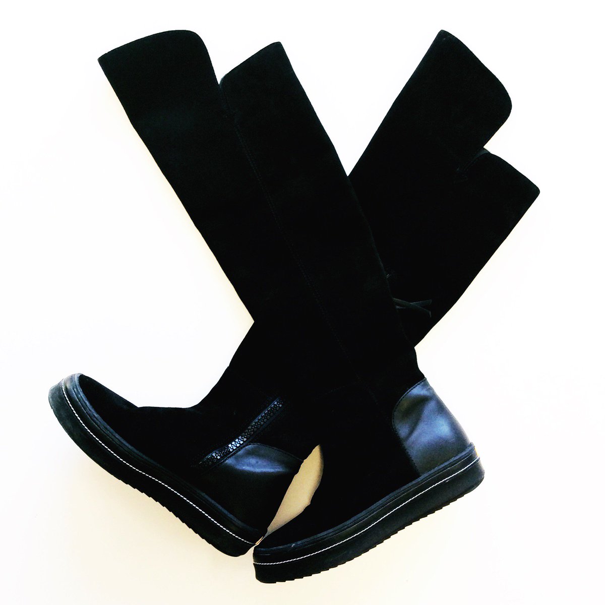 CEconsignment's tweet photo. #GiuseppeZanotti #Boots | Size 7 | Retail $1495 | CE $210! DM or Call for more info (781)449-2500. #Entrupy #Authentic #Love #Instagood #ShopLocal #DesignerDeals #Luxury #Thrift #OOTD #WhatToWear #InstaFashion #InstaStyle #ShopResale #DesignerForLess #PhotoOfTheDay #ShopSmall https://t.co/WhCQxv7Znf