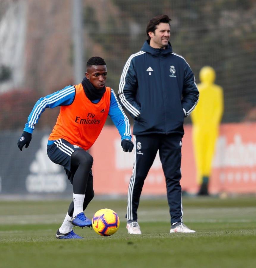 vinijr's tweet photo. ¡Gracias por todo, mister! por ayudarme desde mi llegada, por la confianza y las oportunidades. Dios bendiga siempre y merece todo de mejor en su vida! 👊🏾👊🏾 https://t.co/p8clikkAIQ
