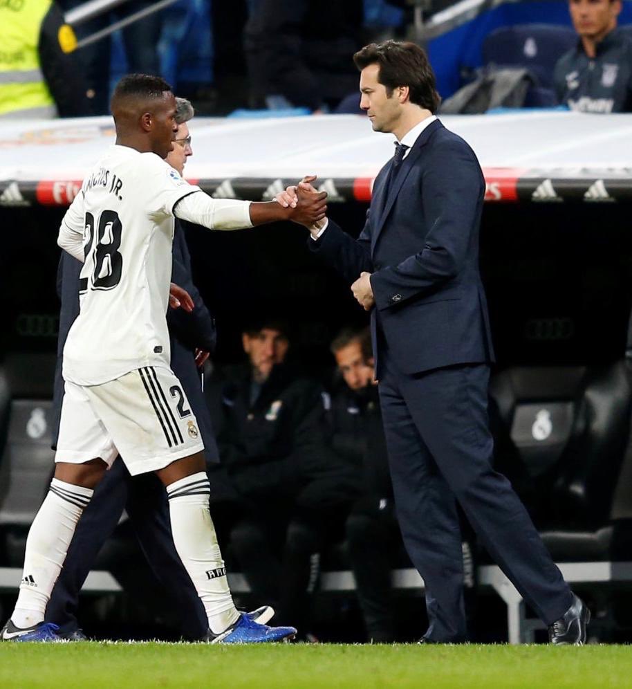 vinijr's tweet photo. ¡Gracias por todo, mister! por ayudarme desde mi llegada, por la confianza y las oportunidades. Dios bendiga siempre y merece todo de mejor en su vida! 👊🏾👊🏾 https://t.co/p8clikkAIQ
