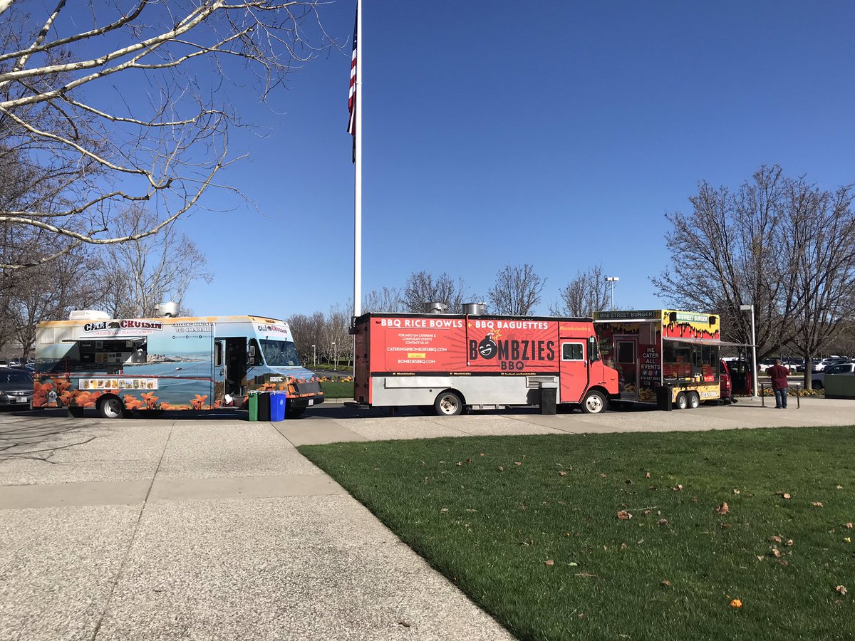 It’s a Blue Sky Monday time for some great food for lunch 11-2  BR#1 <a href="/CCruisin/">Cali Cruisin</a> <a href="/BombziesBBQ/">Bombzies BBQ</a> <a href="/burger_street/">Mini Street Burger</a> BR#3 @rosiesmexicanfoodtruck <a href="/StreetofSeoul/">Streets of Seoul</a> <a href="/sandwicomundo/">sandwicomundo</a> <a href="/omycrepes/">O My Crêpes!</a>