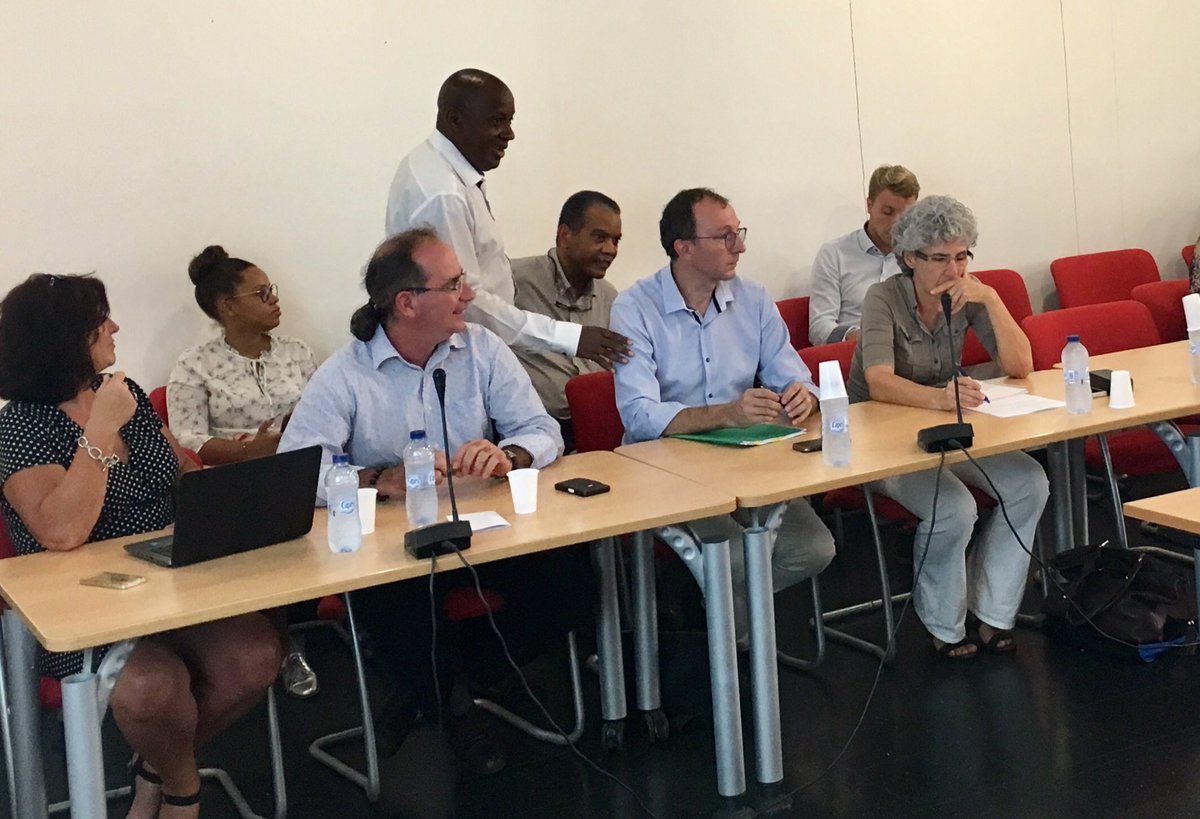 Coordonner au mieux les actions et la mobilisation de moyens en matière d’accès aux soins c’est l’objectif du comité régional du Plan d’Accès aux Soin (CoRéPAS) installé présence du <a href="/Prefet971/">Préfet de Guadeloupe</a>, des acteurs du monde de la santé et des parlementaires de notre département.