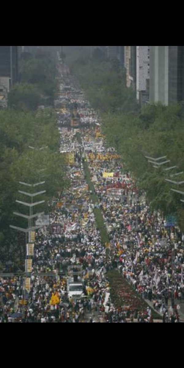 Raquel_Prado_'s tweet photo. @ChalecosMx Cuando tengan esta cantidad de personas , les creemos.
#Amlo2012
#FraudeElectoral https://t.co/kILFEDleqv