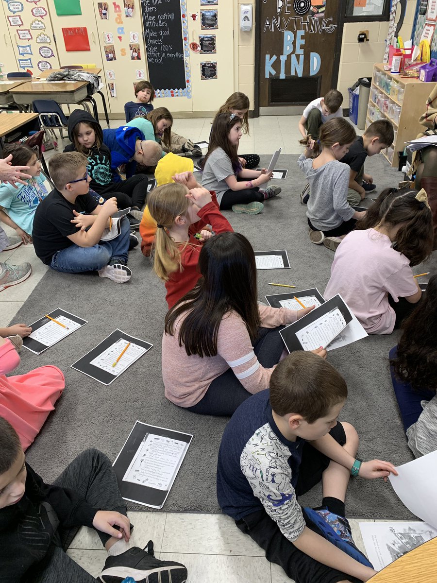 MWood113a's tweet photo. Exploring how to use caplitalization in our writing today by looking at examples by real authors! #2ndgradeAuthors #sd113A #OWBears @missoconnor2nd https://t.co/is4v7nV1hS