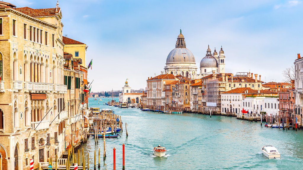 CNTraveler's tweet photo. 50 cities around the world that you have to see—how many have you checked off your bucket list? https://t.co/ZcxXZImfbv https://t.co/jmHwearjp0