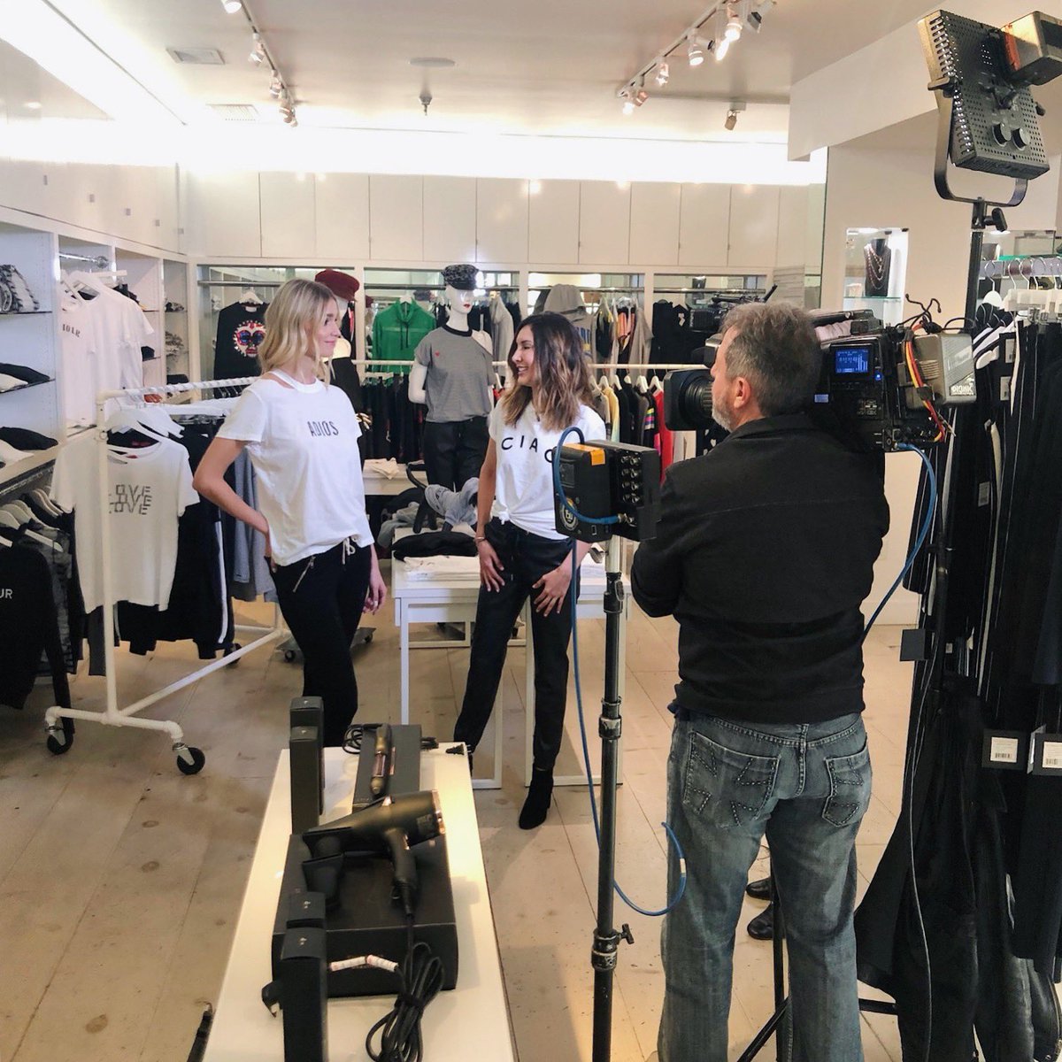 Extra! Extra!
Tune in to <a href="/extratv/">ExtraTV</a> today to see <a href="/n_Philanthropy/">n:Philanthropy</a> founder, Yvonne Niami, discuss SS ‘19 fashion as well as the ‘Adios’ t-shirt exclusive to RONROBINSON and designed for #MakeMarchMatter. All proceeds from the sale of this tee will be donated to <a href="/ChildrensLA/">Children's Hospital LA</a>.