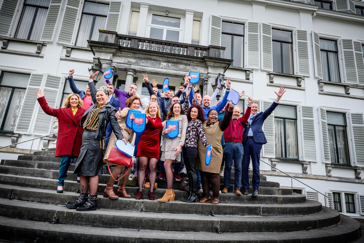 Vandaag trapten we de Week van Zorg en Welzijn af met 14 ambassadeurs uit het hele land. We maken er een geweldige week van, bedankt iedereen! 💗#WZW2019