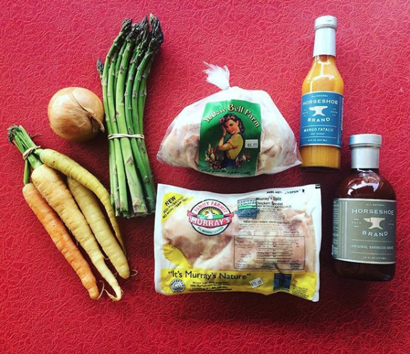 MurraysChicken's tweet photo. We appreciate the markets that carry #murrayschickens like --> #MansionReed VIA IG --> "Ready to grill up some chicken n’ veggies? We’ve got you covered!"
#showusyourmurrays #omega3 #chickendinner https://t.co/T3Q9rQHdp7
