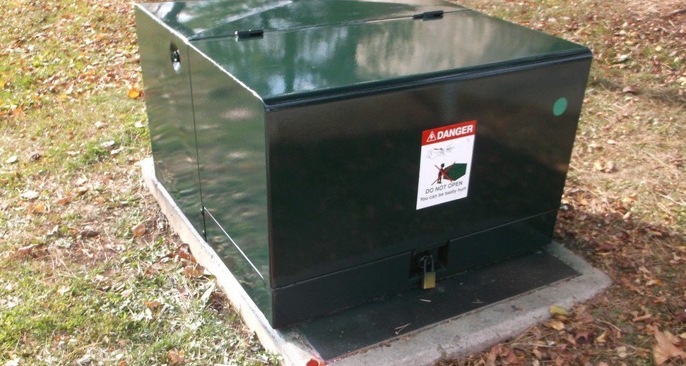 EnergyPlusInc's tweet image. Remind the kids to stay away from pad-mounted transformers #Cbridge#NorthDumfries #BrantCounty#MarchBreak. You'll find them on the ground &amp;amp; they contain high voltage equipment. #KeepThemSafe #RespectThePower #NotAToy