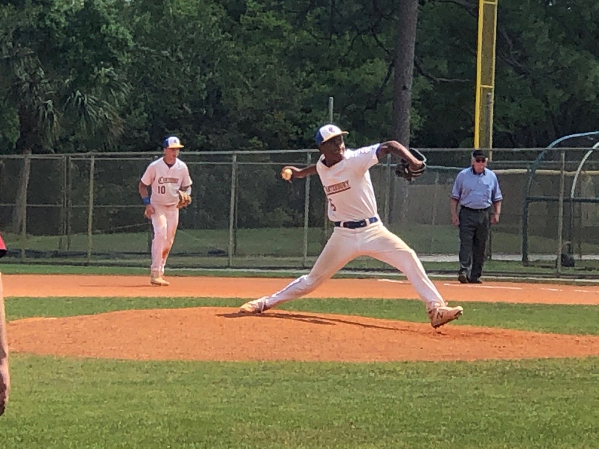 csfathletics's tweet photo. Congratulations to the Crusaders! 12-1 victory over Flint HS. Noah Holsinger leading way with four hits and Jack Simmons pitching a complete game giving up one run! #GoCrusaders https://t.co/5vp1Buuuy1