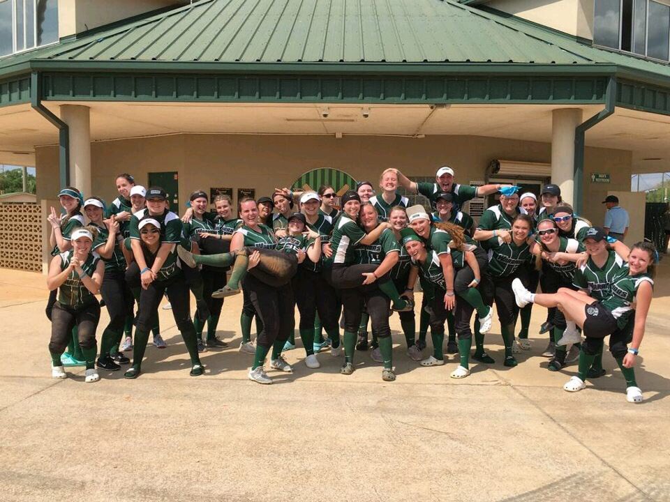 WLCSoftball's tweet photo. Officially have our first 2 dubs in Florida!! All while honoring the memory of our teammate Aliya #9 💙 #suncantstopus https://t.co/dDjFGHvWpi