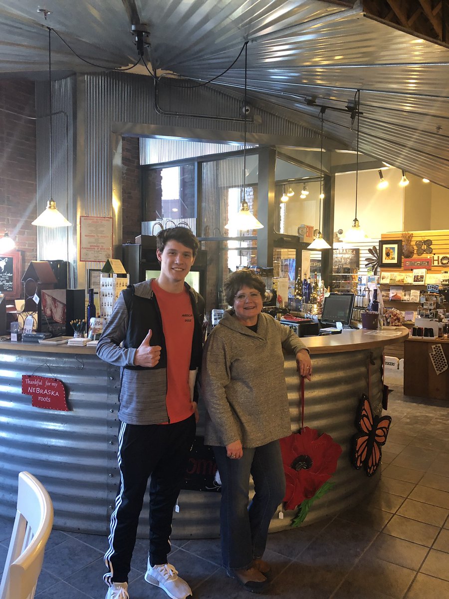 Exciting news!!! 

You can now find my YES YOU CANdle line at From Nebraska Gift Shop #Haymarket in Lincoln!!!   

Stop in and see Barb, the store owner!!  

#yesyoucandle