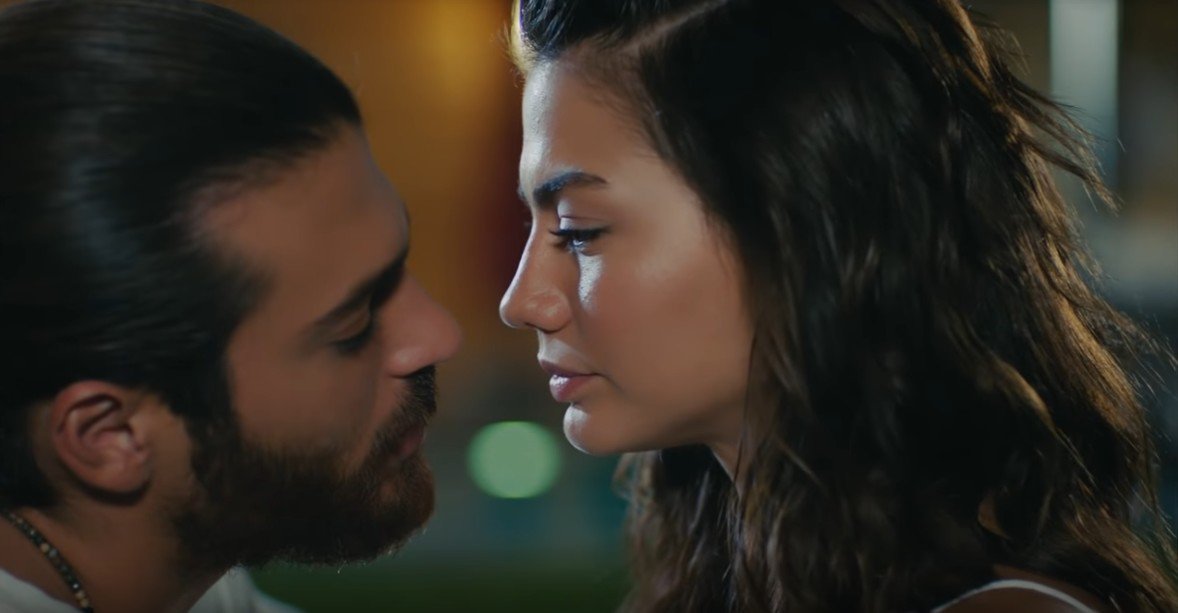 13. Bölüm: Can has won. He finds Sanem on the lawn, just as he dreamt before. He's nervous because he thinks she will reject him again. She admits that she loves him, actually she loves him more than she loves herself and she leans on to kiss him. Screaming again!