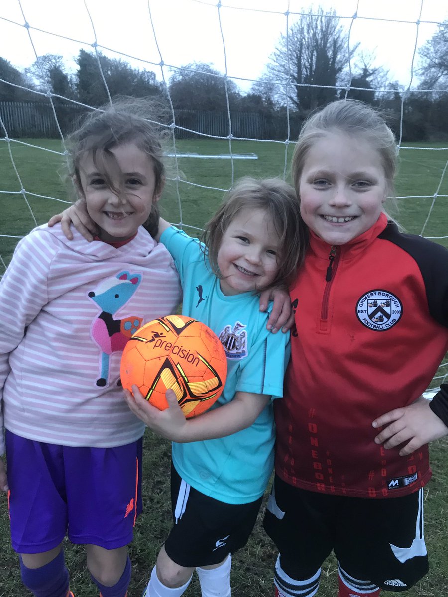 Another great Monday night session with the girls! Feints and skills on show as always with big smiles 🐾