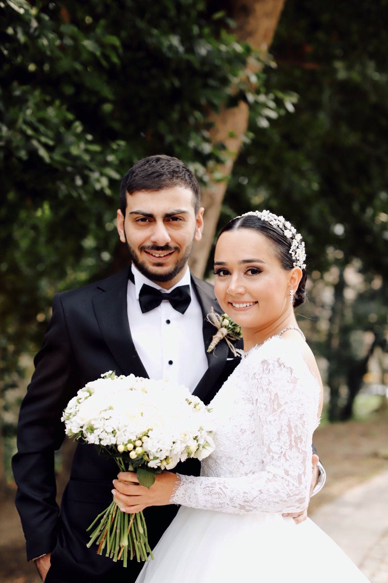 GGokyildizz's tweet photo. #bahrigökçewedding 🥂 https://t.co/ejdIUfwttn