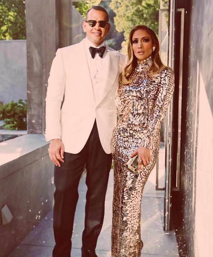 choteametv's tweet photo. ¿Infiel? Luego de proponerle matrimonio a Jennifer Lopez, Alex Rodriguez ha sido acusado de infidelidad por alguien que estaría dispuesto a someterse a un detector de mentiras para probarlo.⠀
⠀
El ex pelotero José Canseco asegura que #AlexRodriguez le fue infiel a #JenniferL… https://t.co/5jrmRNnumv