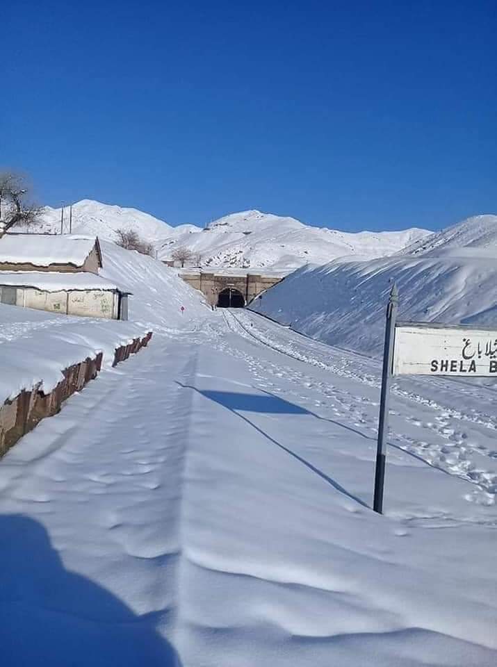 alishahjourno's tweet photo. #Kozhak tunnel, mountain covered with #White blanket ... @courtesy NiamatullahSarhadi https://t.co/bciZSzijIq