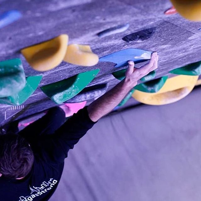 ClimbBasecamp's tweet image. Back on that Monday grind, working on new projects, putting down some old ones! 🔧🔨 💪

See you tonight?!
.
#climbing
#bouldering
#indoorclimbing
#rockclimbing
#climbbasecamp
#fitness
#training
#crimps
#climb
#koreatown
#the6ix ift.tt/2HoNQ0S