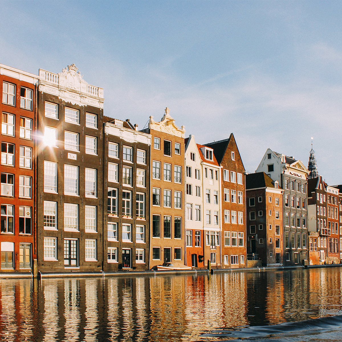 Trabber's tweet image. ¿Y si nos vamos a #Amsterdam? 🌷😍

Echa un vistazo a las ofertas para viajar barato a la capital de los Países Bajos 😉✈️ #FelizLunes! trabber.es/vuelos-a-amste…