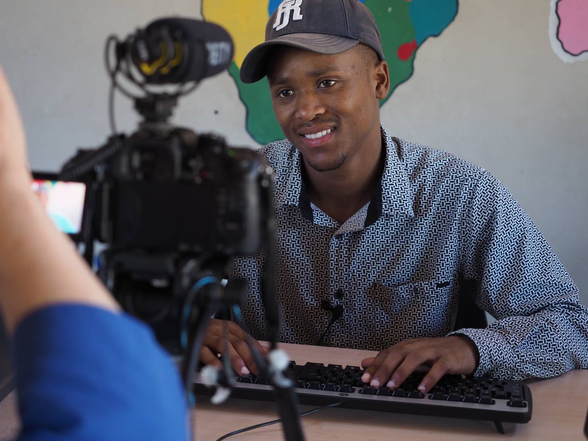 alisonhum's tweet photo. #Shadowpox on location with Abongile Maputhuma at the Desmond Tutu HIV Foundation Youth Centre in Masiphumelele! ⚫🎥😎 (Pox pix by @jennwarren)
#VaccinesWork @DTHF_SA #DTHF #YorkU @YorkuAMPD @YorkUSensorium @YUResearch #VanierCanada https://t.co/nVXFsZ7g5T