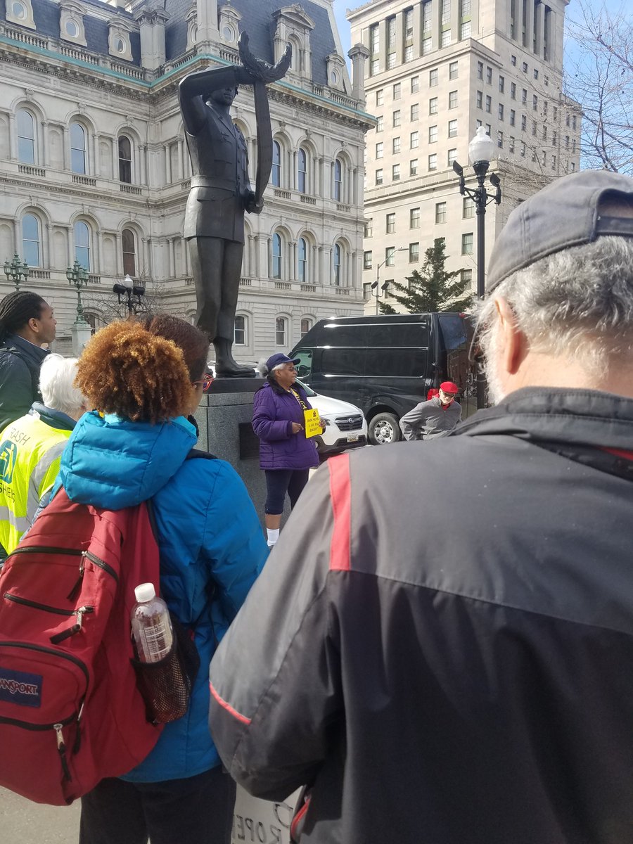 AKFasanelli's tweet photo. Jill William's @HPRPMaryland board member and US Coast Guard #Veteran says "as #Veterans, when we come home, we can't live where want to live." @CouncilmanER will you #standforveterans and vote the CLEAN #BmoreHOMEAct? https://t.co/P6GX1REgYt