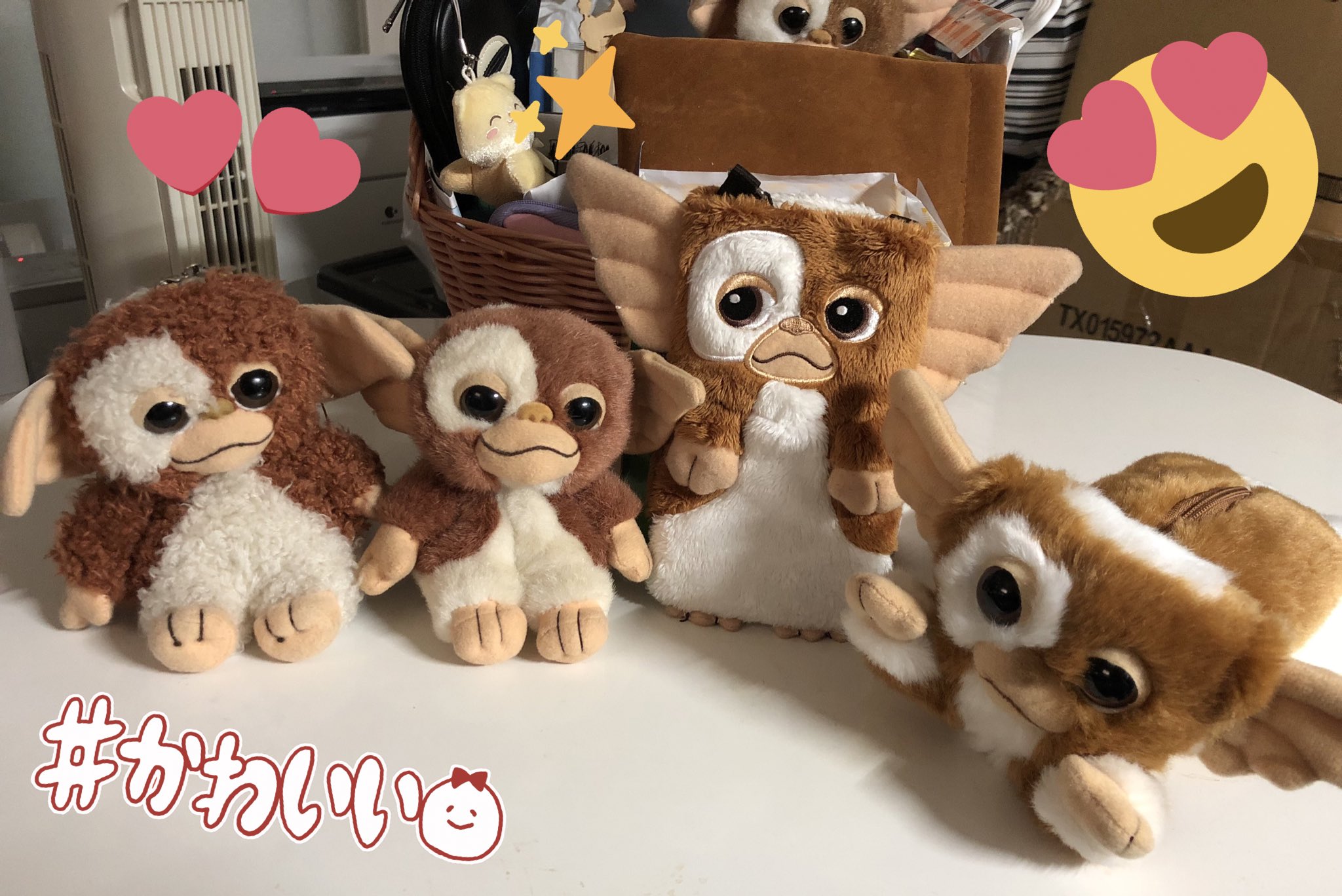 ユノハ すっごく今更だけどグレムリンを見てギズモにハマり グッズを買いました それも当時発売されてたやつなんですよ タグに書いてある販売会社の郵便番号が3桁 これその内プレミアつくんじゃ しかし可愛い グレムリン ギズモ 本物欲しい 水に